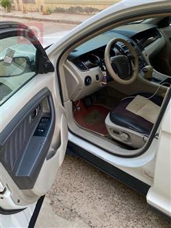 Ford Taurus
